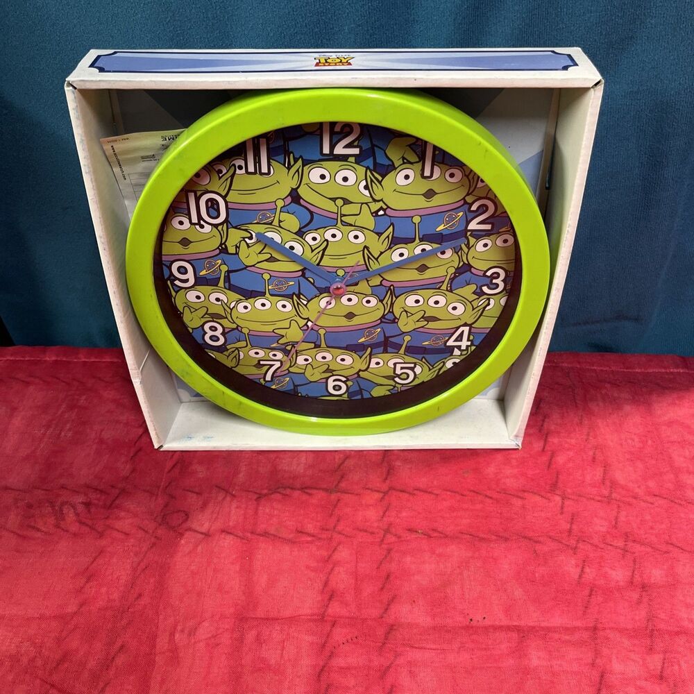 DISNEY PIXAR TOY STORY ALIEN 10" PLASTIC WALL NOVELTY CLOCK  New No Shrink Wrap